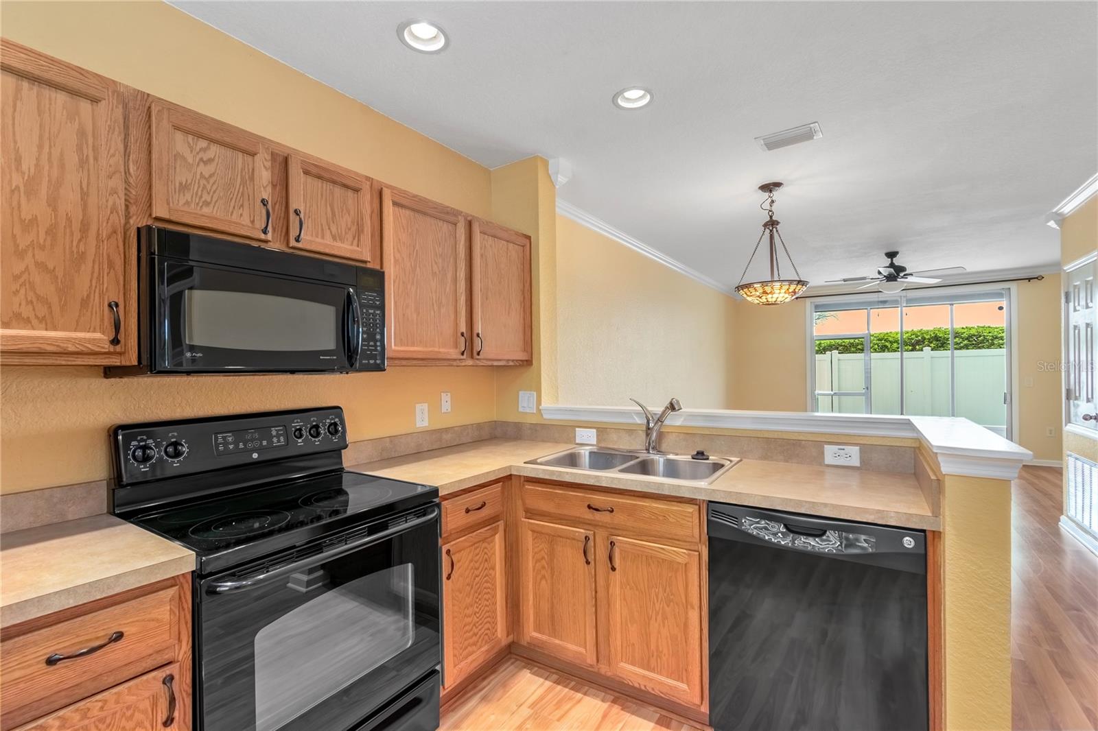 WYNCHASE TWNHMS - Residential