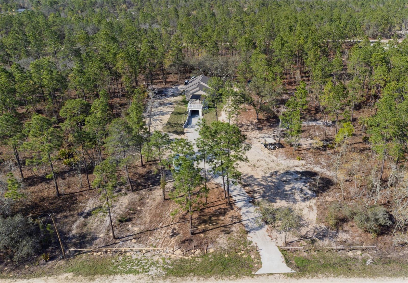 ROLLING HILLS 01 - Residential