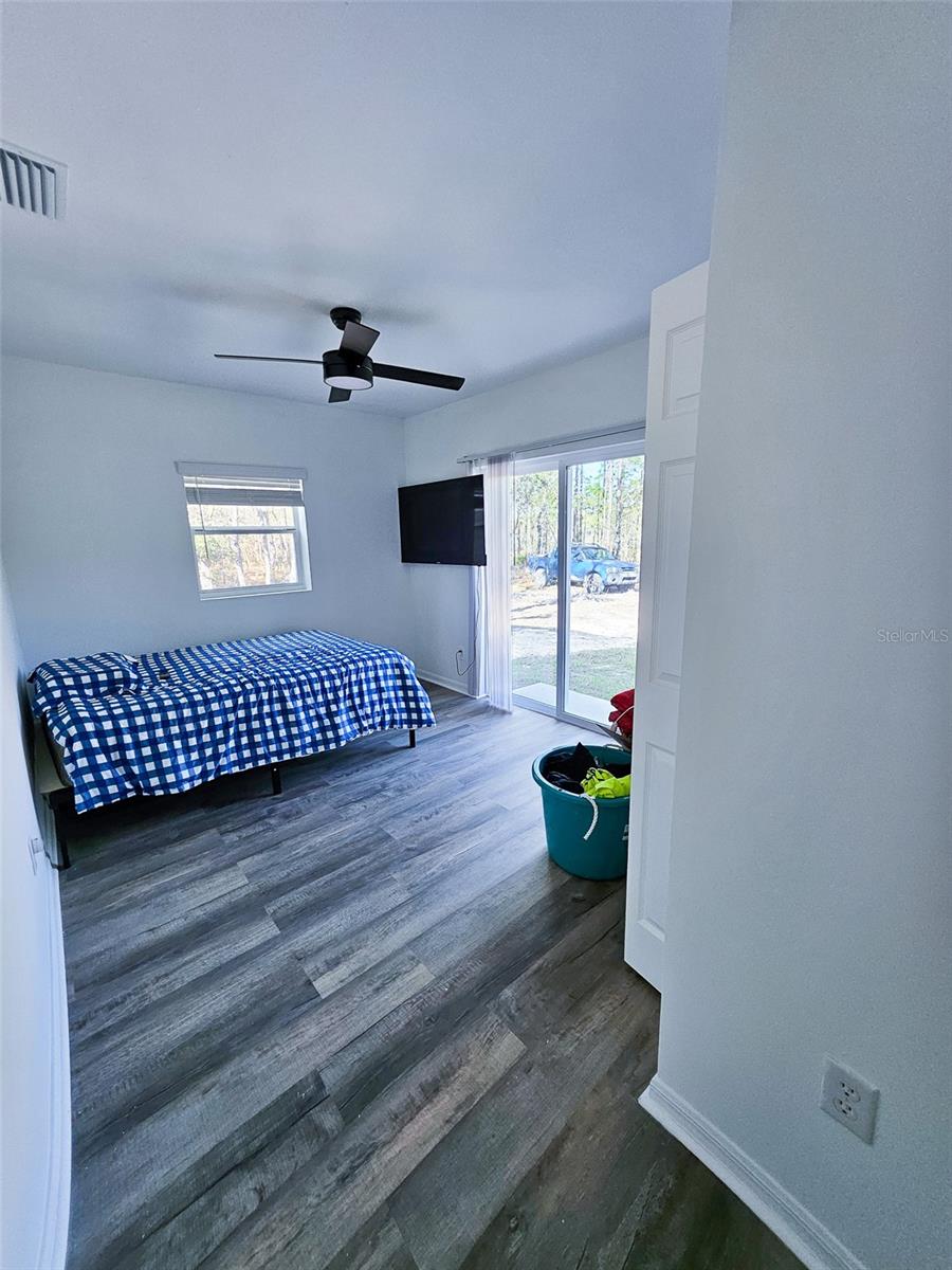 ROLLING HILLS 01 - Residential