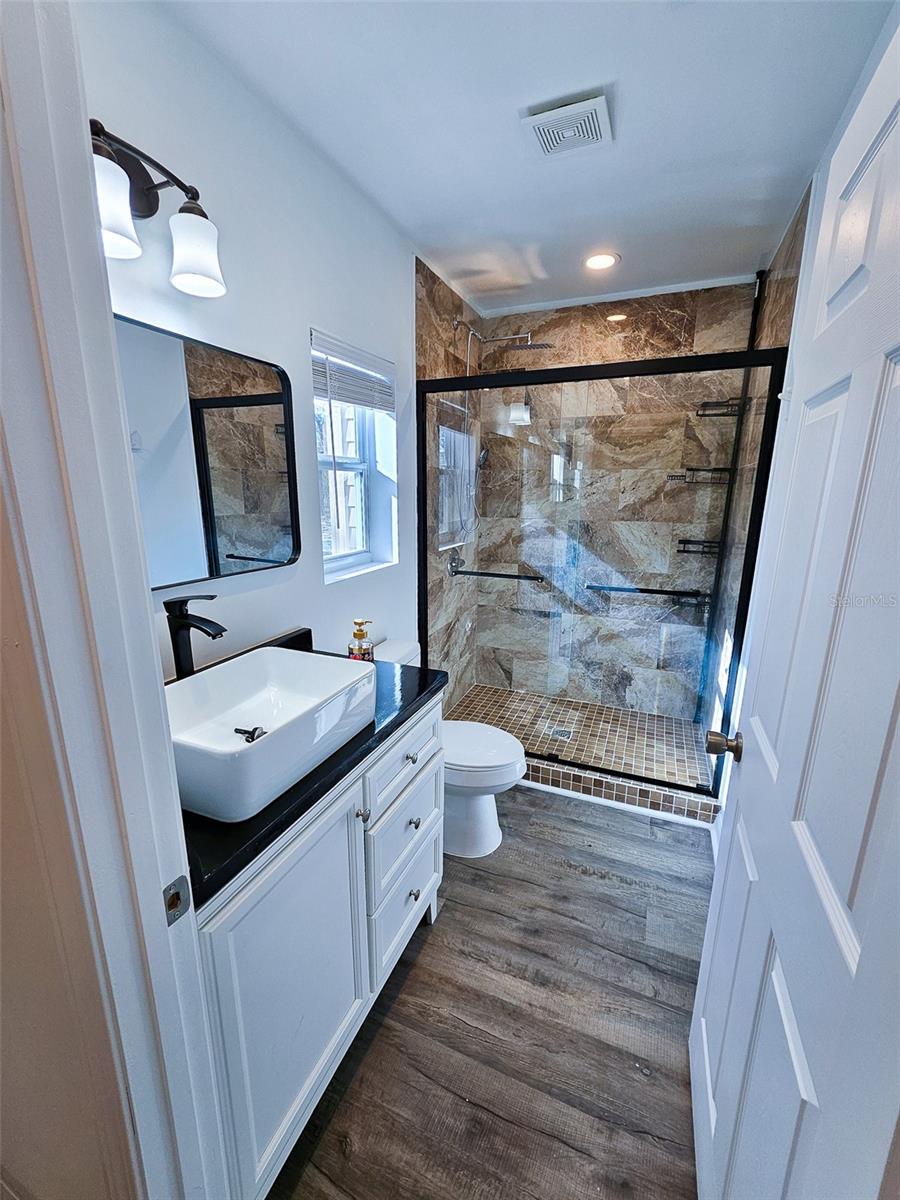 ROLLING HILLS 01 - Residential