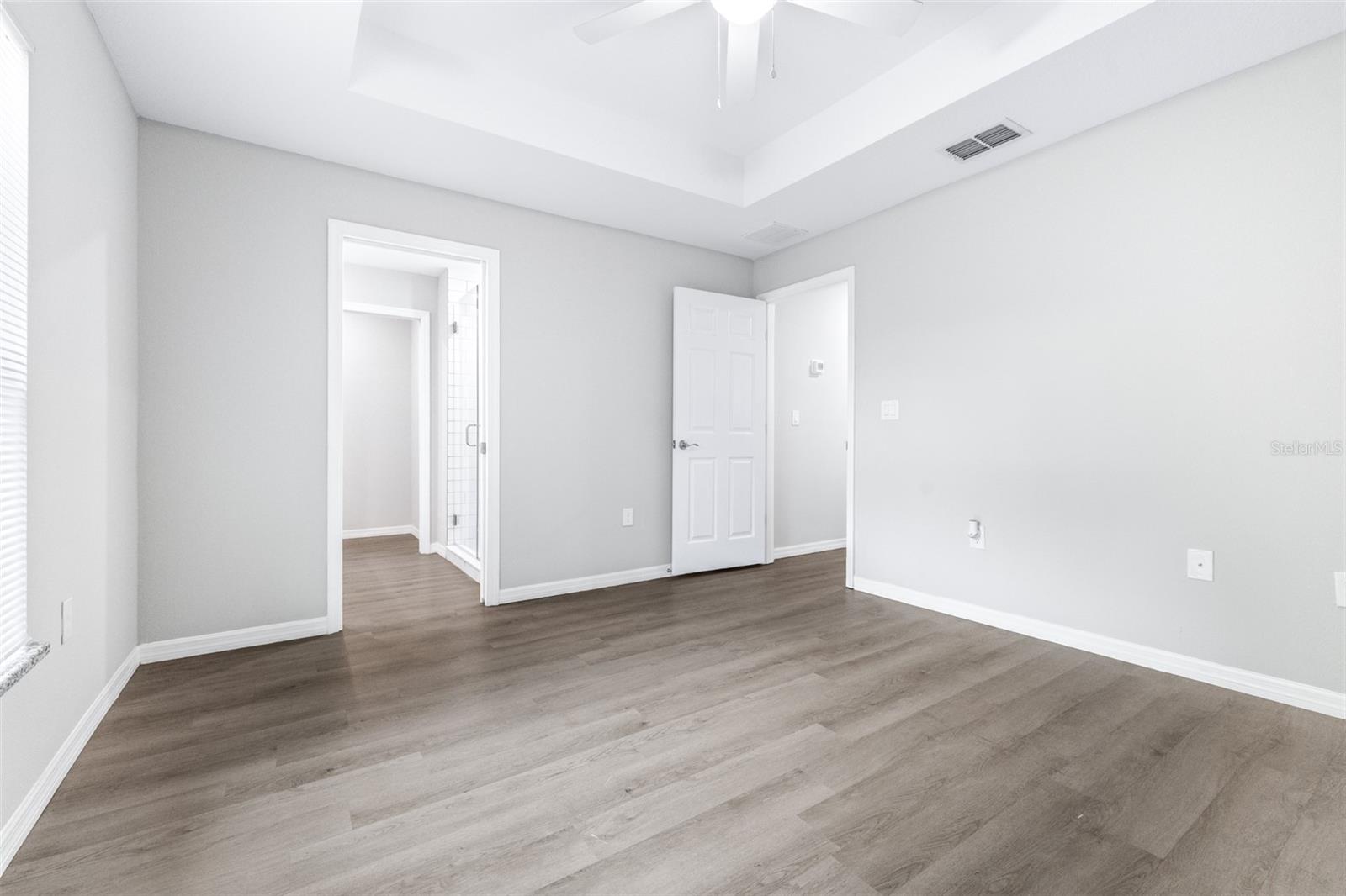 SMITH IDA M SUB 2ND REPLAT PB 33 PG 16 - Residential