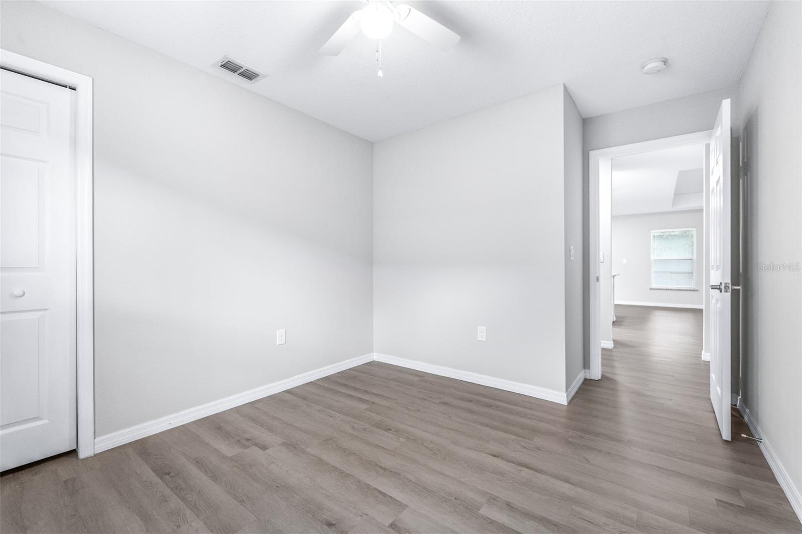 SMITH IDA M SUB 2ND REPLAT PB 33 PG 16 - Residential