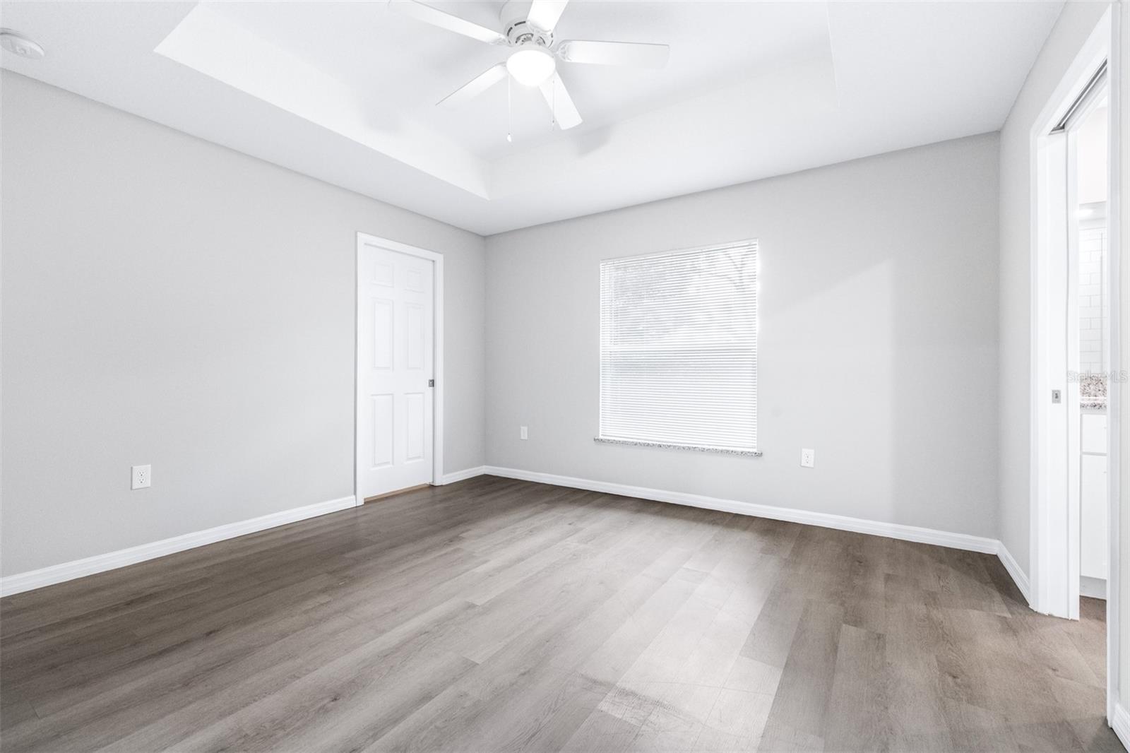 SMITH IDA M SUB 2ND REPLAT PB 33 PG 16 - Residential