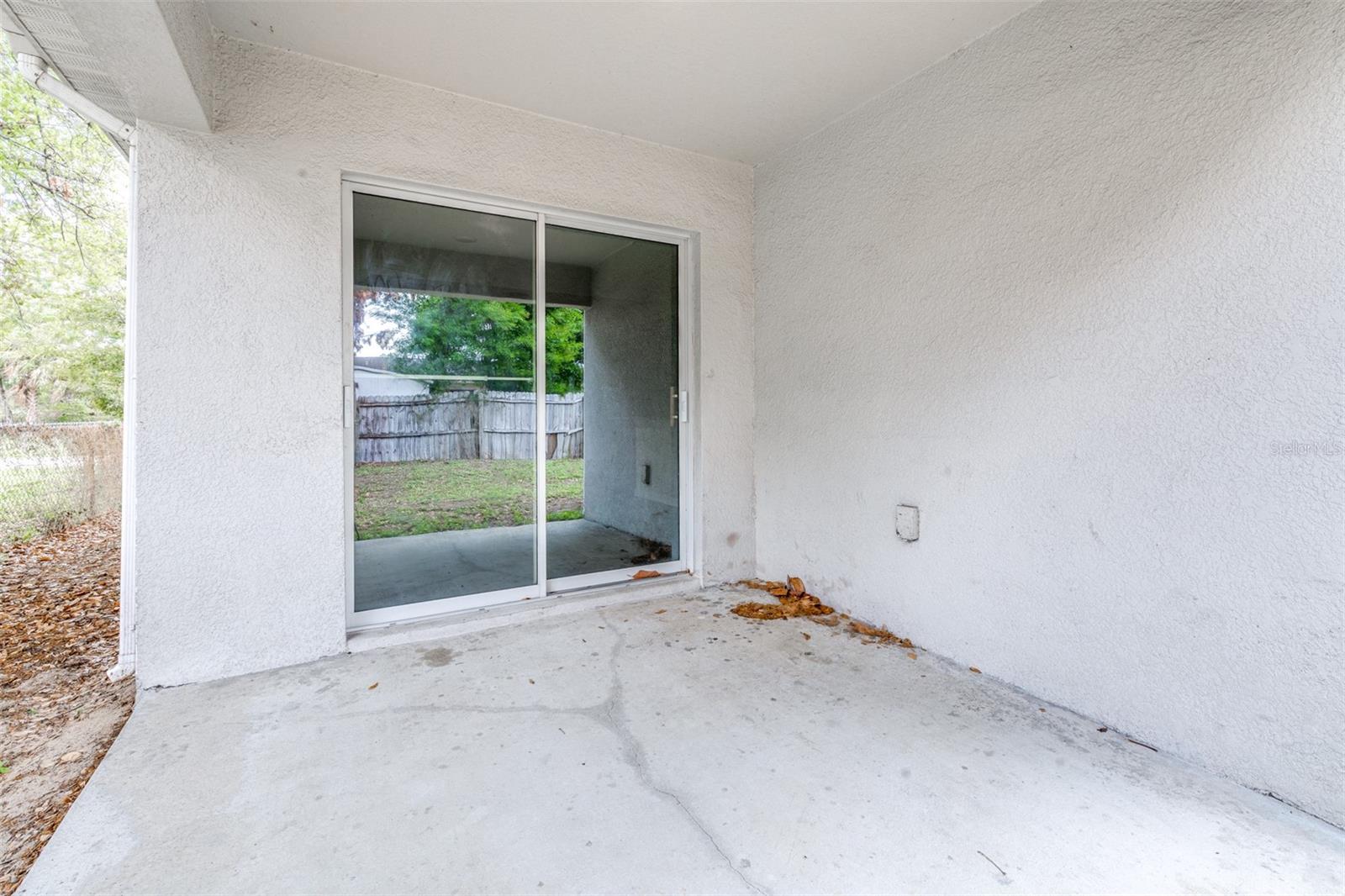 SMITH IDA M SUB 2ND REPLAT PB 33 PG 16 - Residential