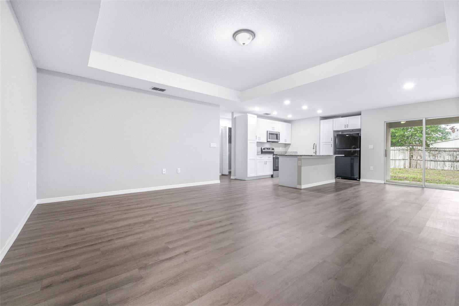 SMITH IDA M SUB 2ND REPLAT PB 33 PG 16 - Residential