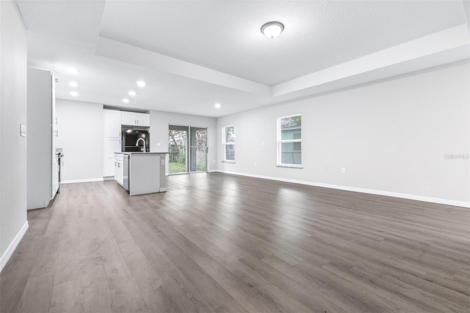 SMITH IDA M SUB 2ND REPLAT PB 33 PG 16 - Residential