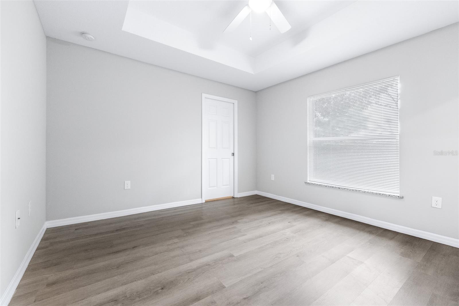 SMITH IDA M SUB 2ND REPLAT PB 33 PG 16 - Residential