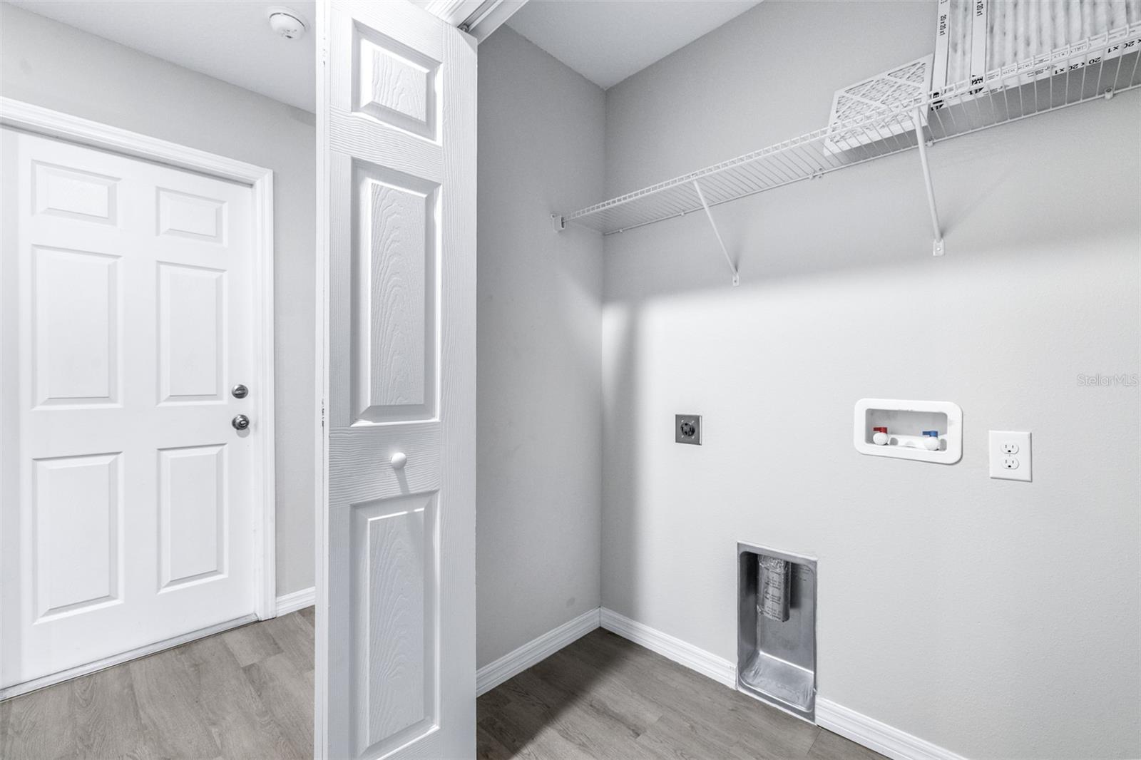 SMITH IDA M SUB 2ND REPLAT PB 33 PG 16 - Residential