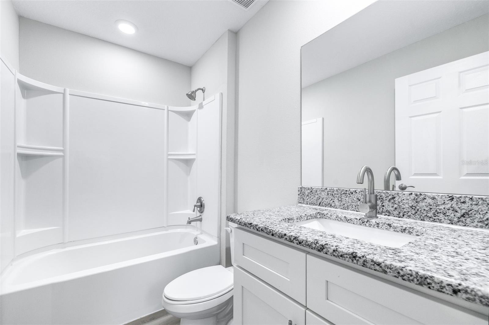 SMITH IDA M SUB 2ND REPLAT PB 33 PG 16 - Residential