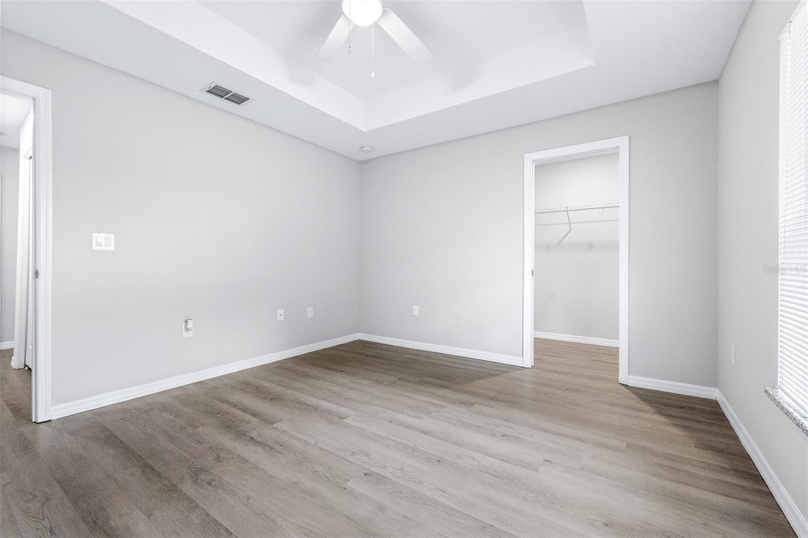 SMITH IDA M SUB 2ND REPLAT PB 33 PG 16 - Residential