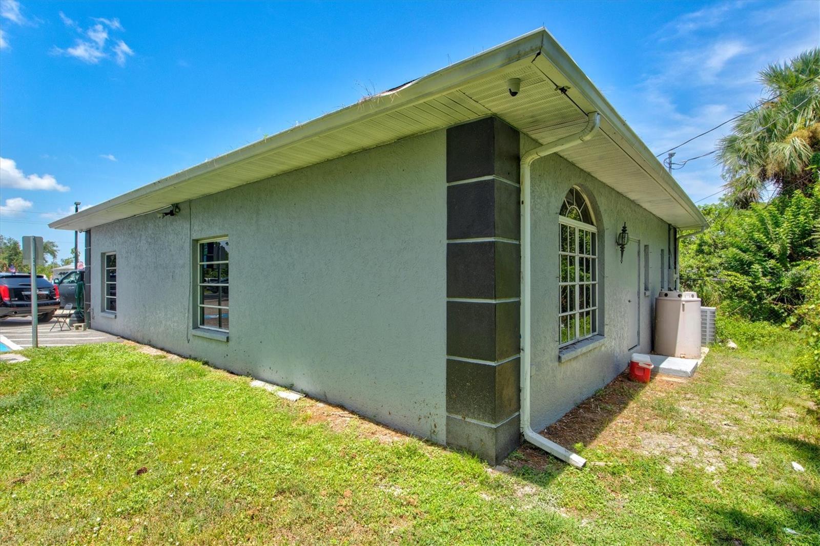 PORT CHARLOTTE SEC 032 - Commercial Sale