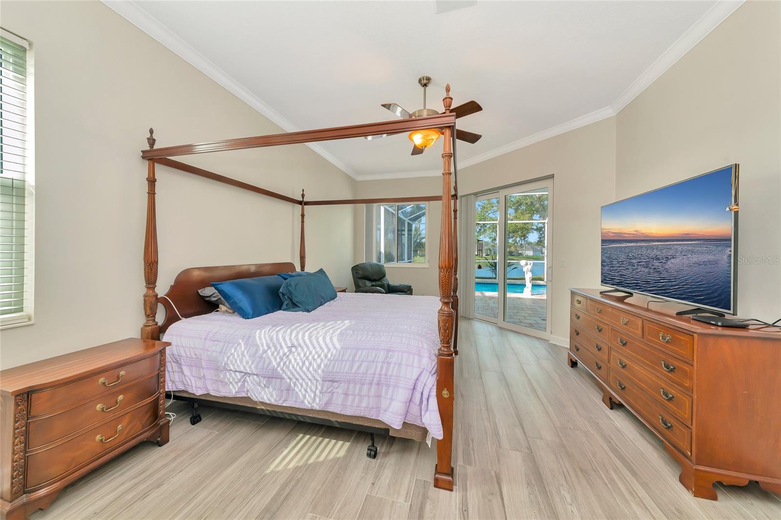 THE HAMPTONS - Residential