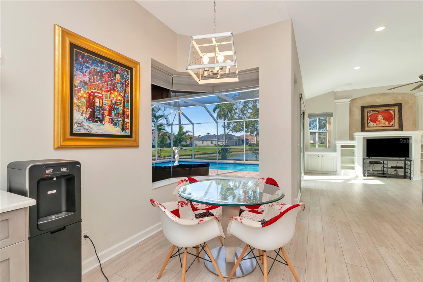 THE HAMPTONS - Residential