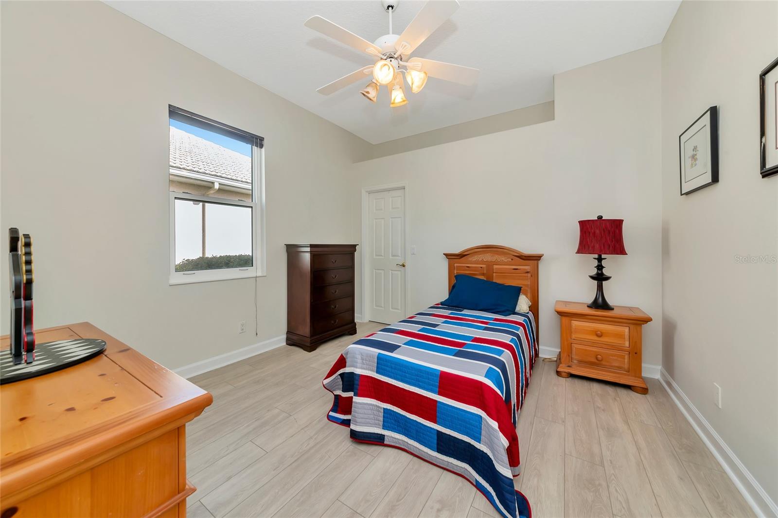 THE HAMPTONS - Residential