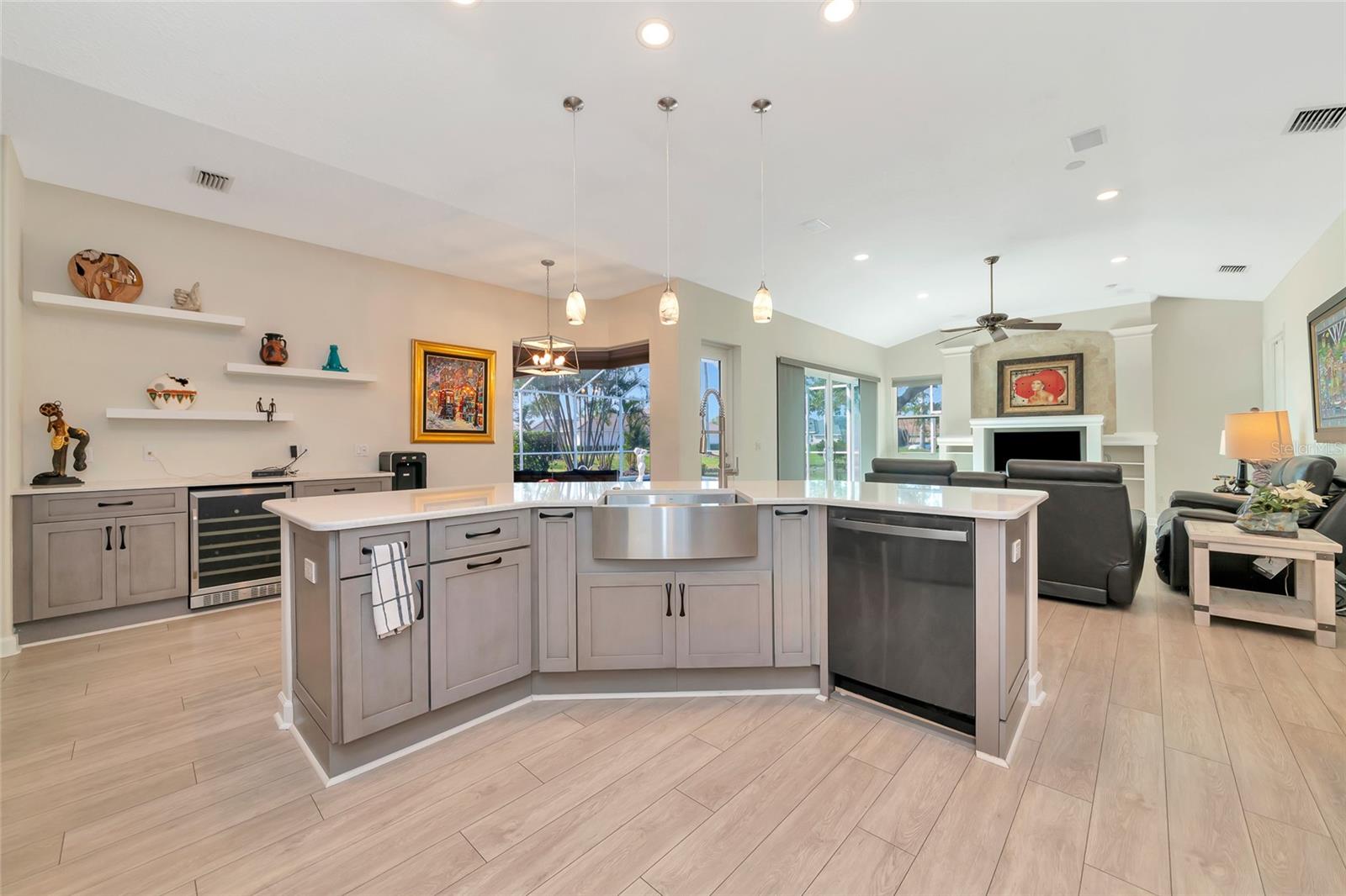 THE HAMPTONS - Residential