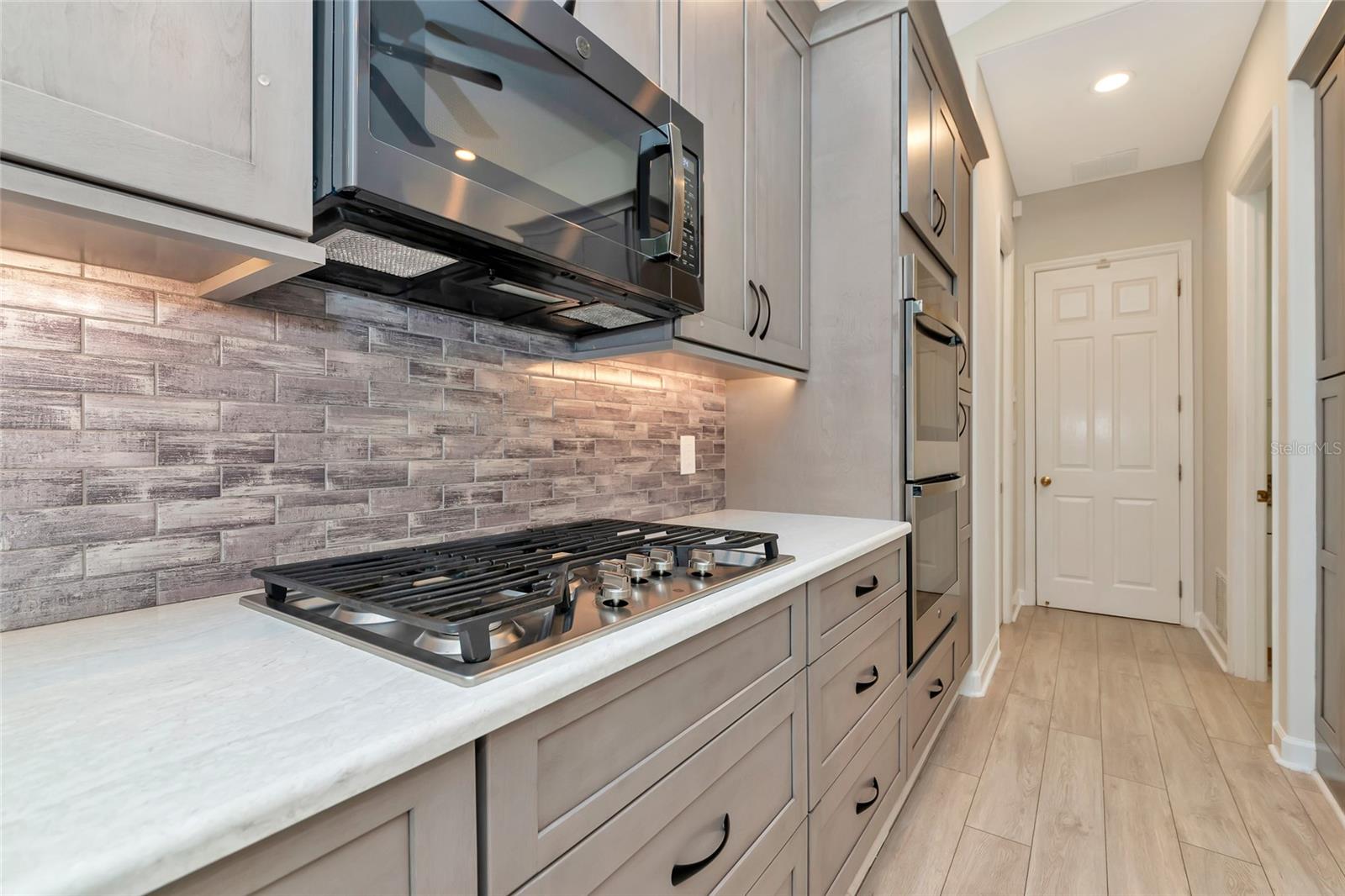 THE HAMPTONS - Residential