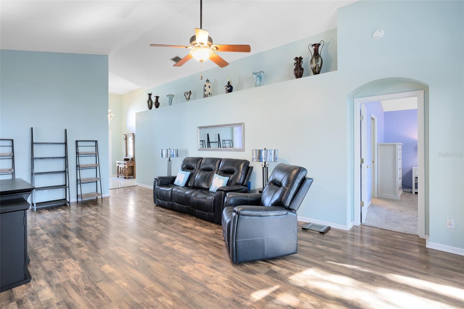 WESTON HILLS SUB - Residential