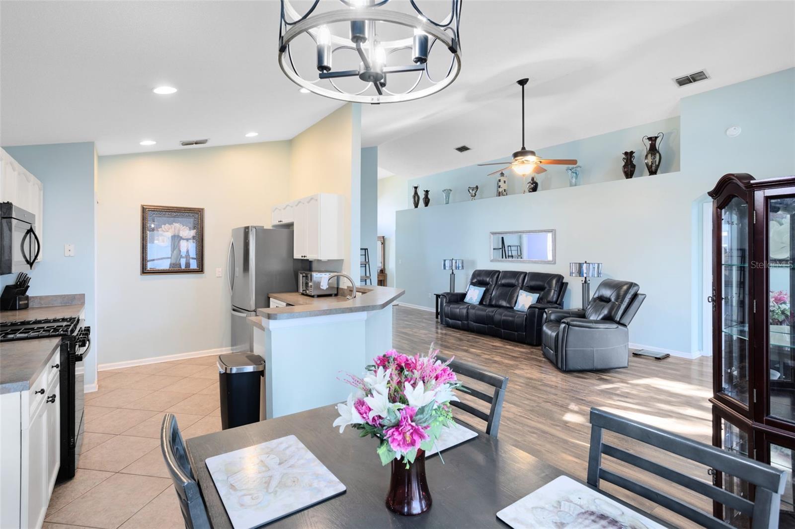 WESTON HILLS SUB - Residential