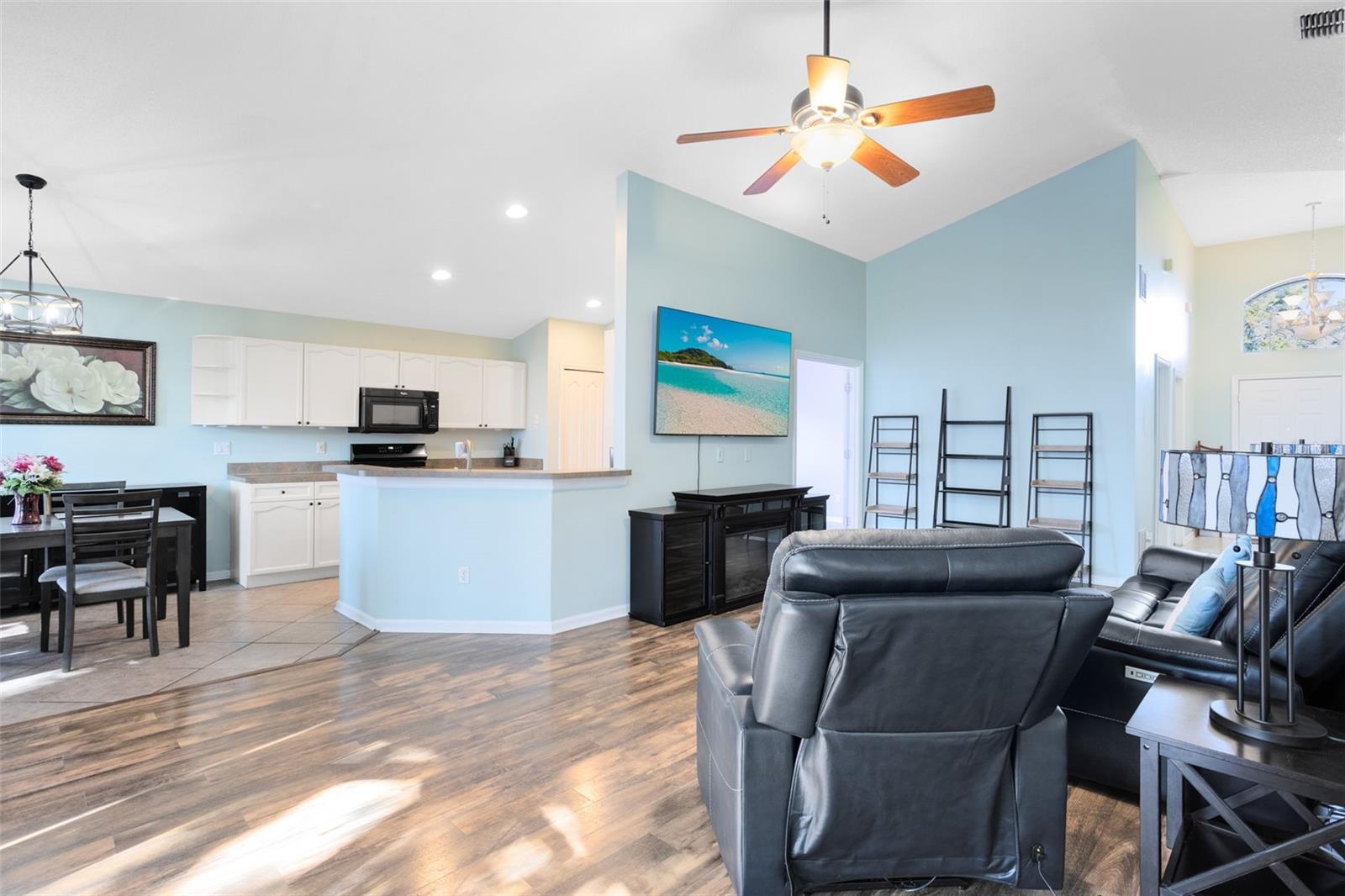 WESTON HILLS SUB - Residential