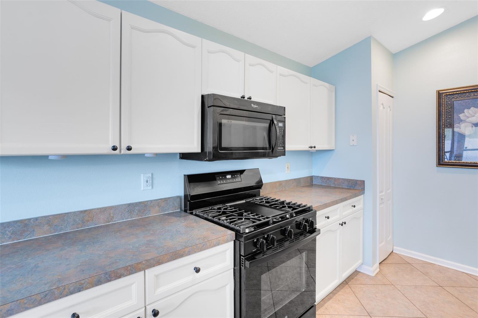 WESTON HILLS SUB - Residential