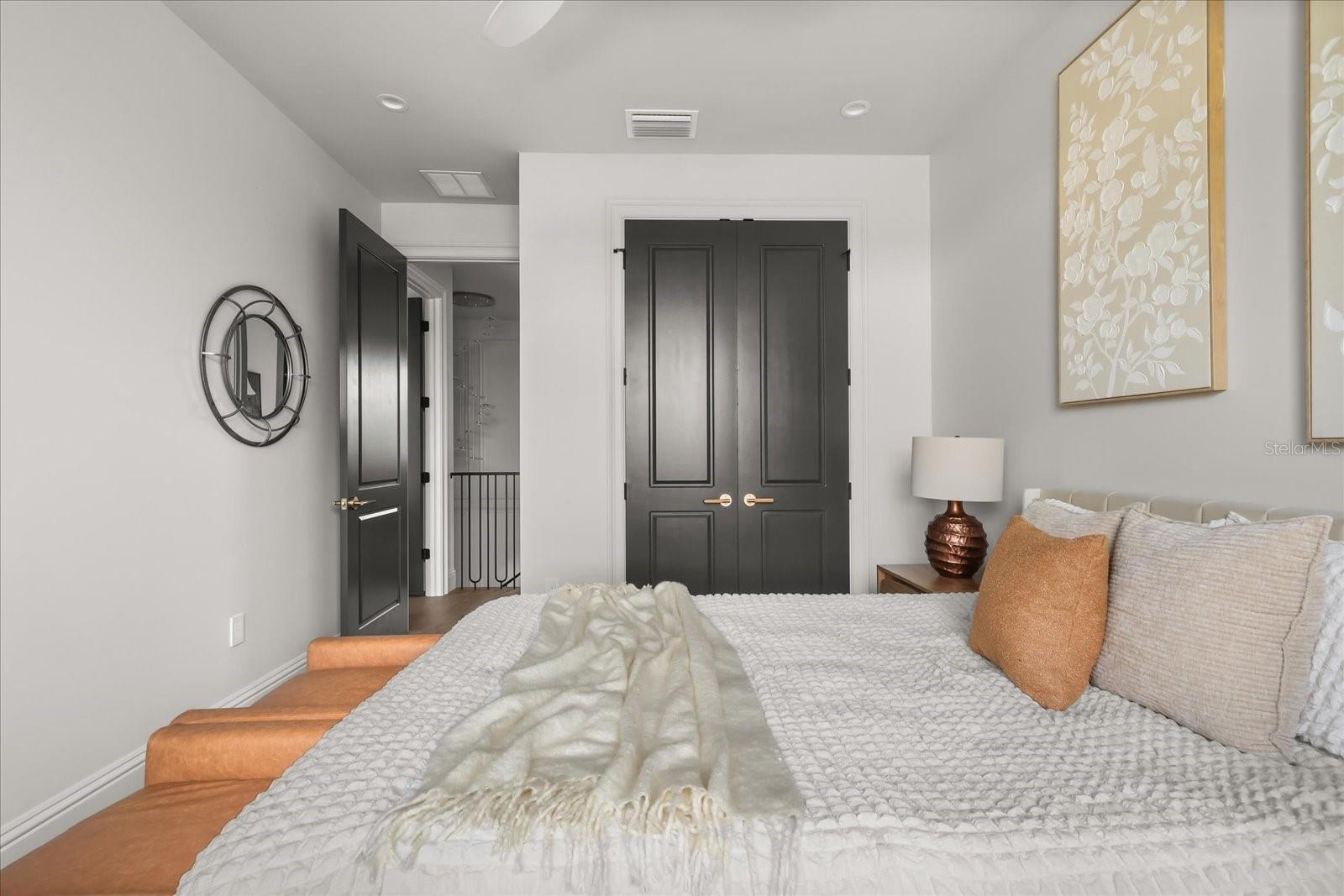 LAKE FOREST PARK - Residential