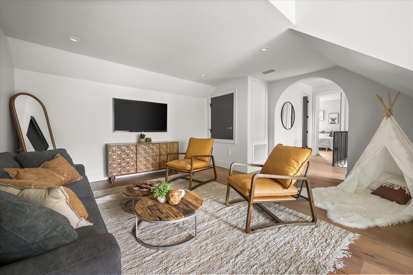 LAKE FOREST PARK - Residential