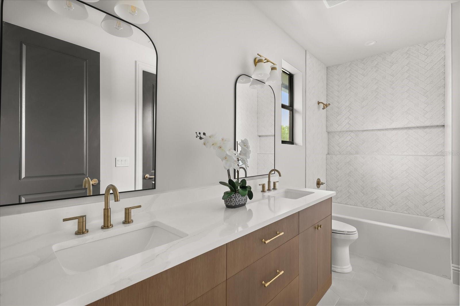 LAKE FOREST PARK - Residential