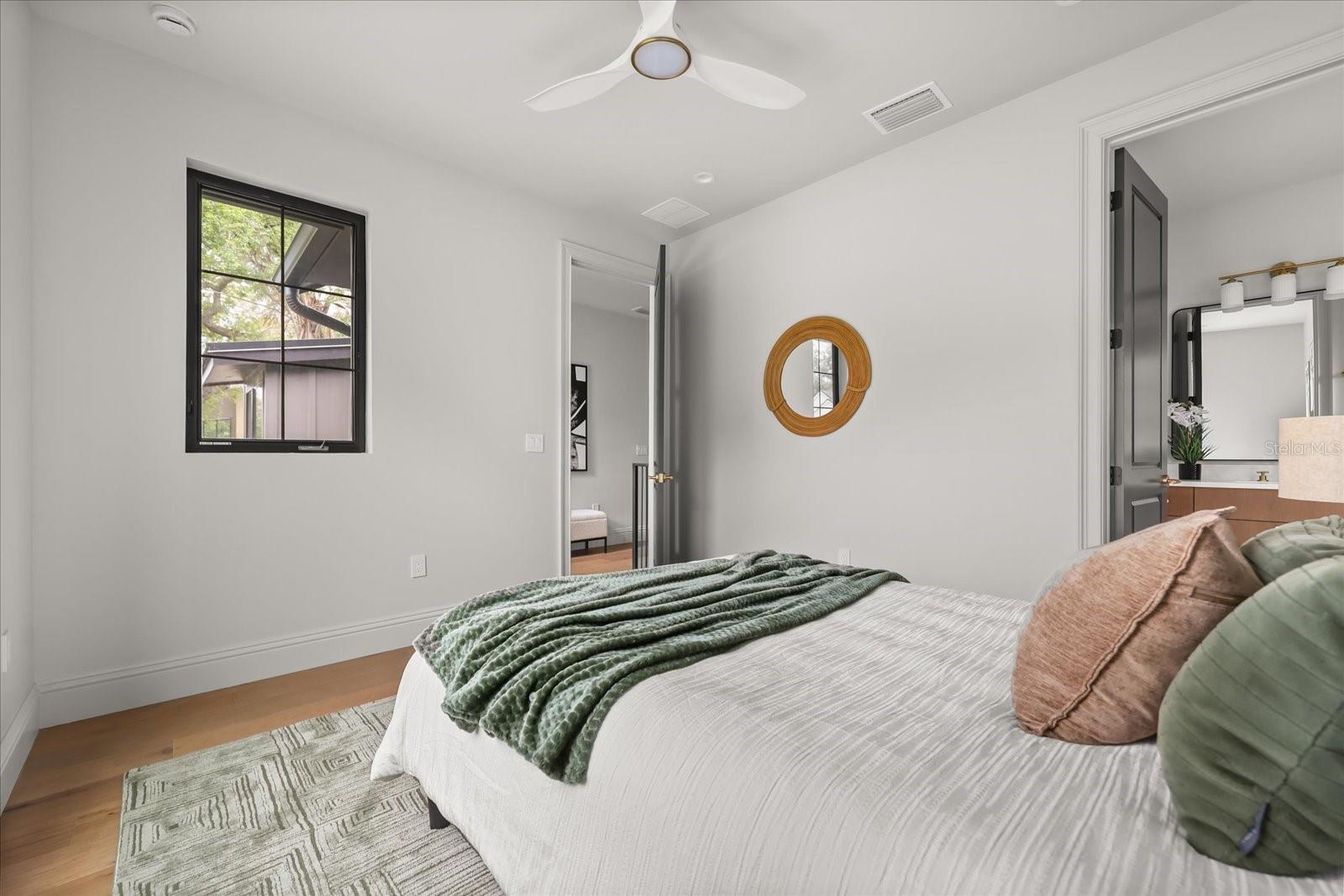 LAKE FOREST PARK - Residential