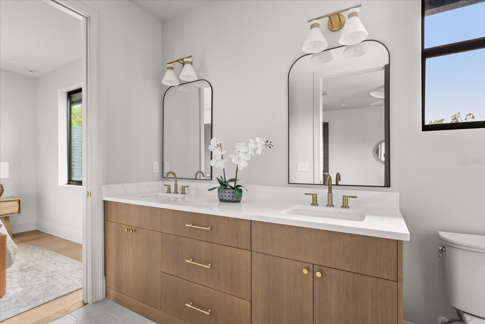 LAKE FOREST PARK - Residential