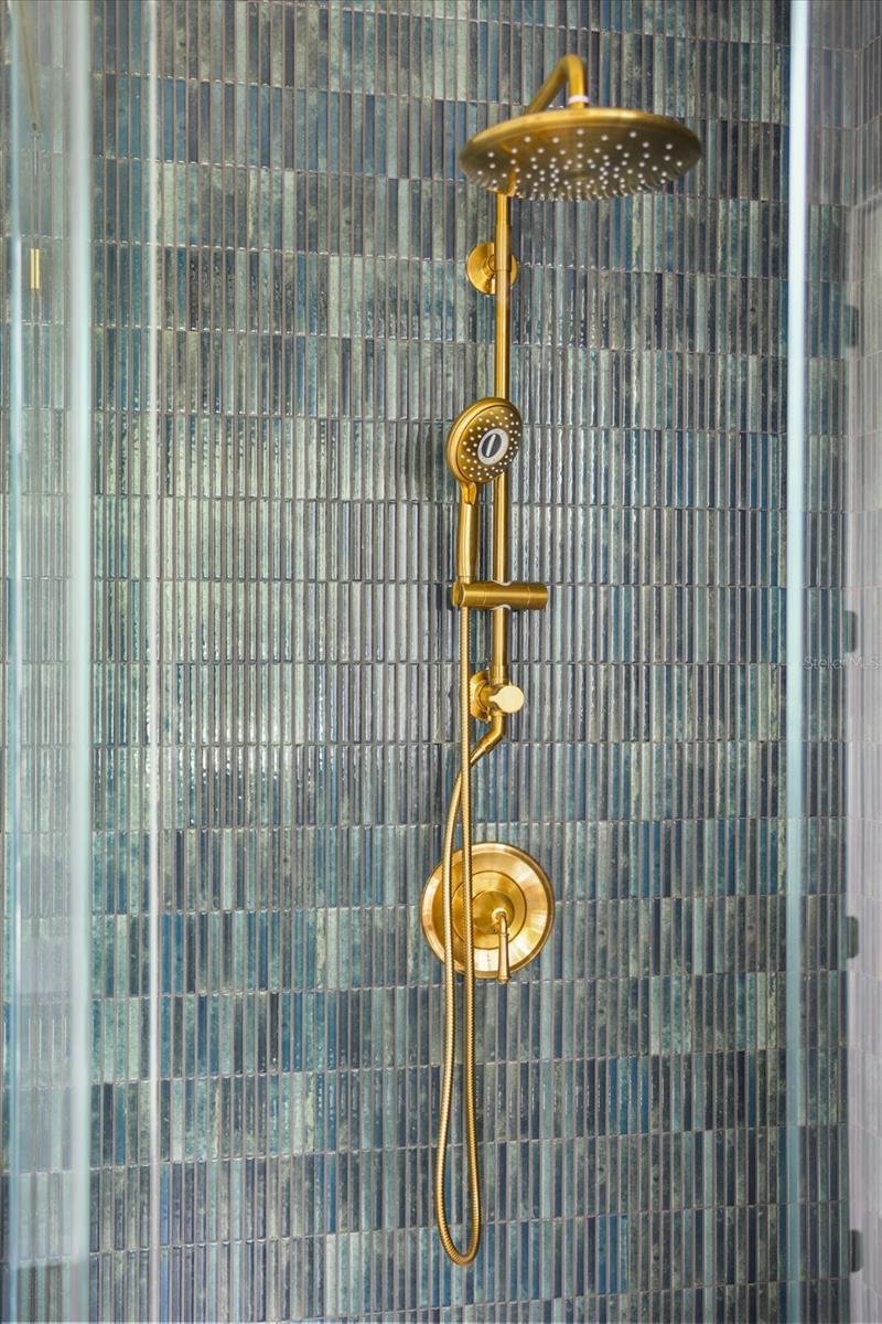 LAKE FOREST PARK - Residential