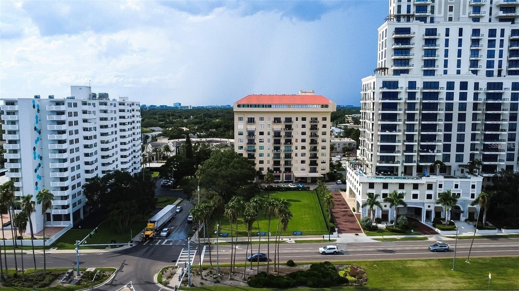 Photo of 2109 Bayshore Boulevard #303, Tampa, FL 33606 (MLS # TB8554631)