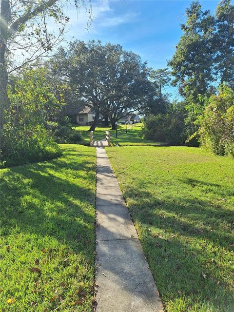 A home in PALM HARBOR