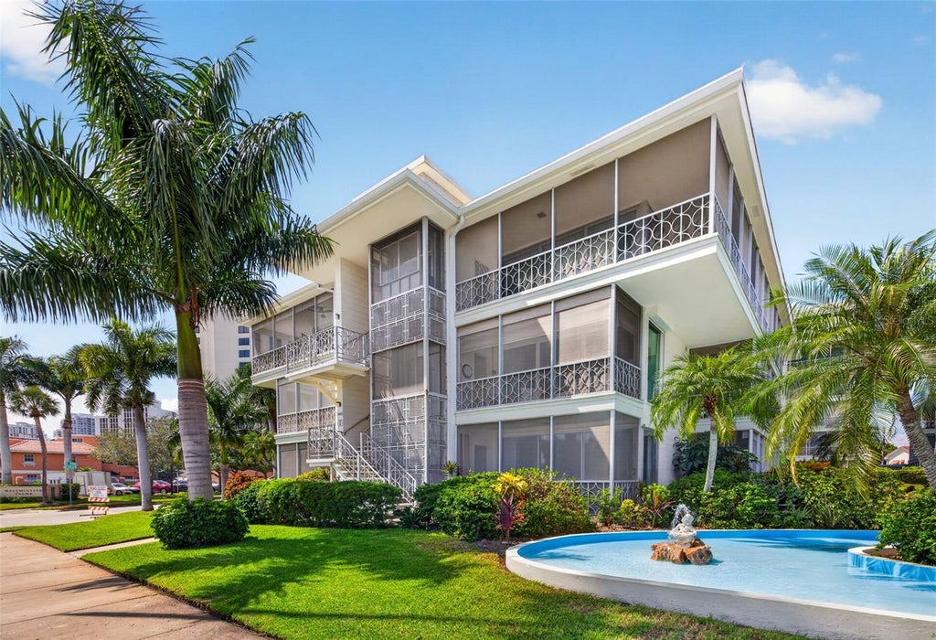 Photo of 1000 N Shore Drive NE #2, St Petersburg, FL 33701 (MLS # TB8554036)