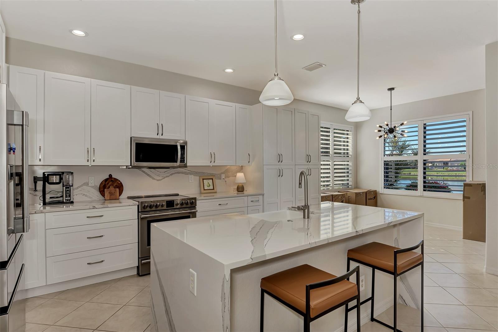 VENETIAN FALLS PH 2 - Residential