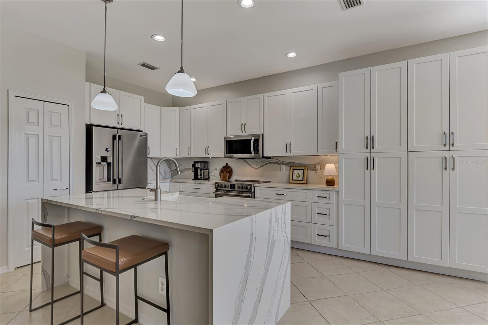 VENETIAN FALLS PH 2 - Residential