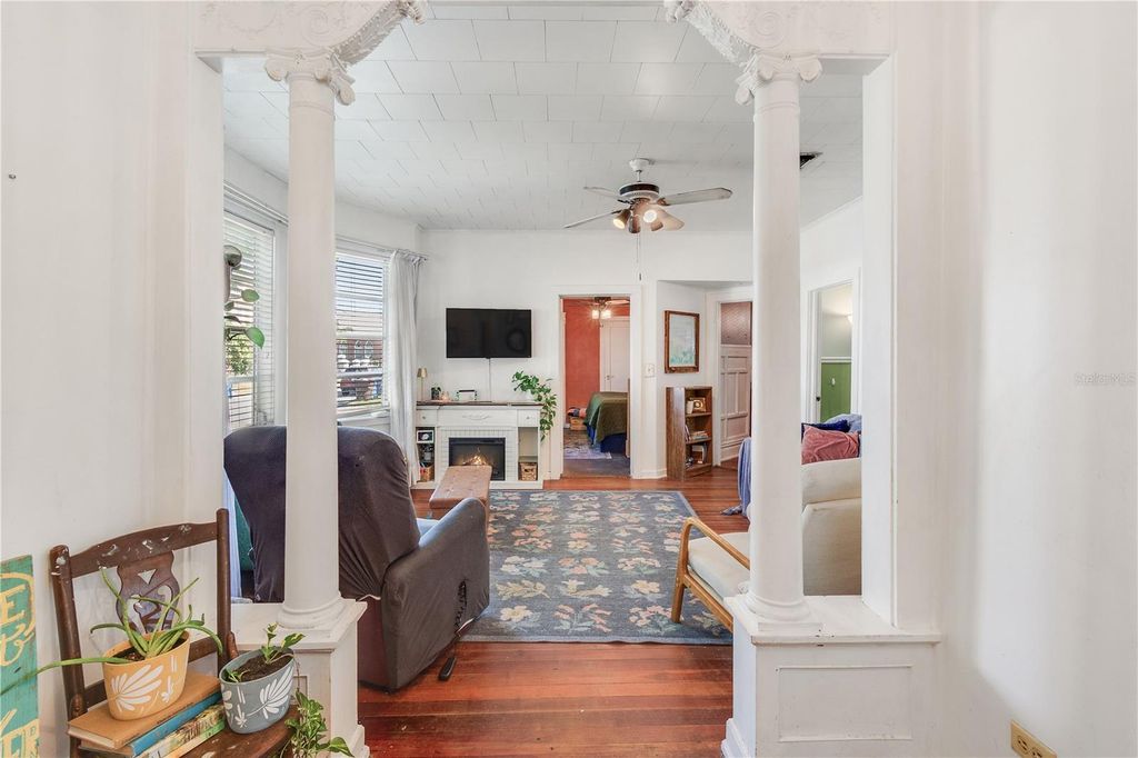 Photo of 202 E Badcock Boulevard, Mulberry, FL 33860 (MLS # L4954515)