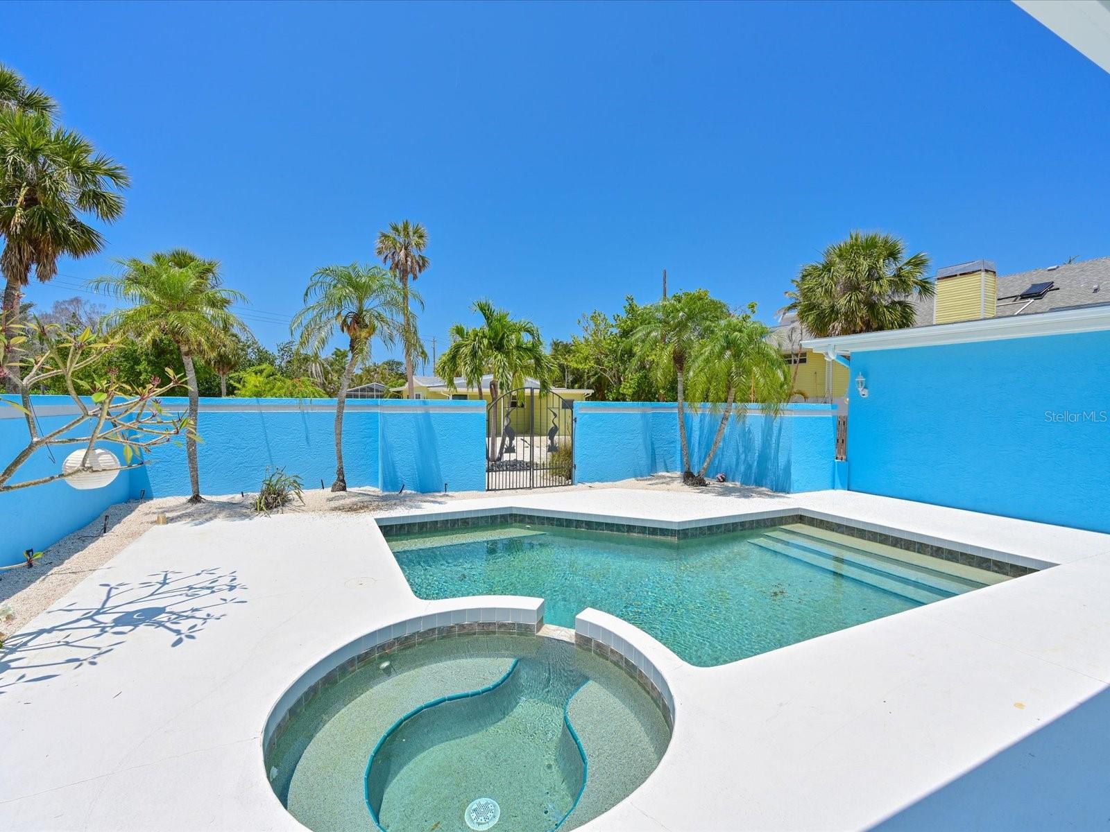 LONGBOAT KEY - Residential