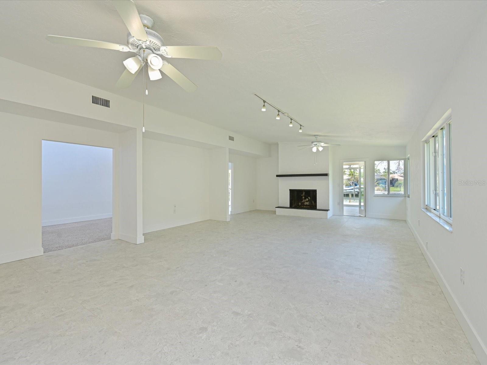 LONGBOAT KEY - Residential