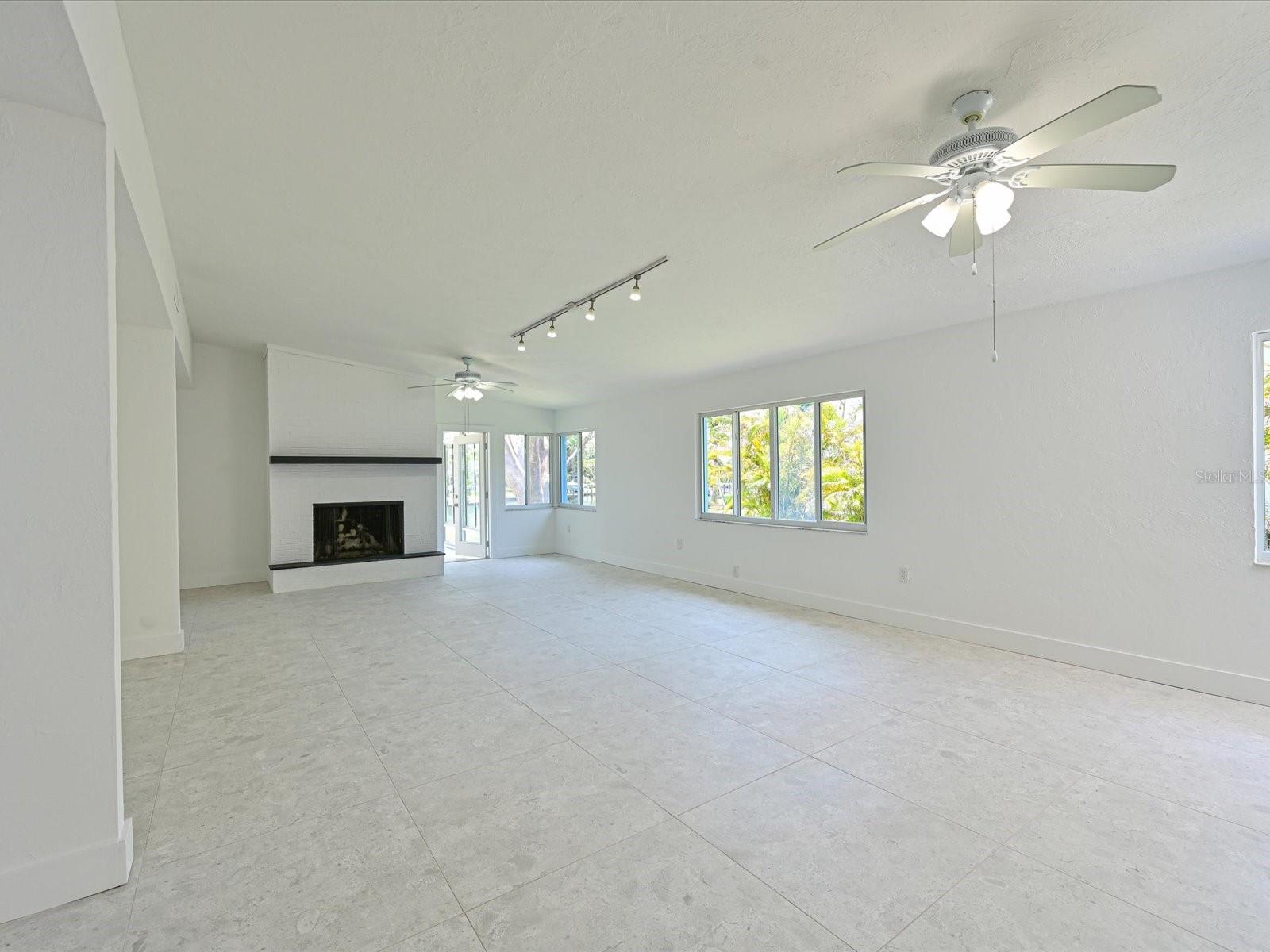 LONGBOAT KEY - Residential