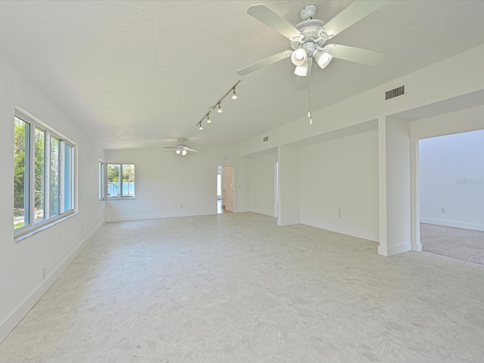 LONGBOAT KEY - Residential