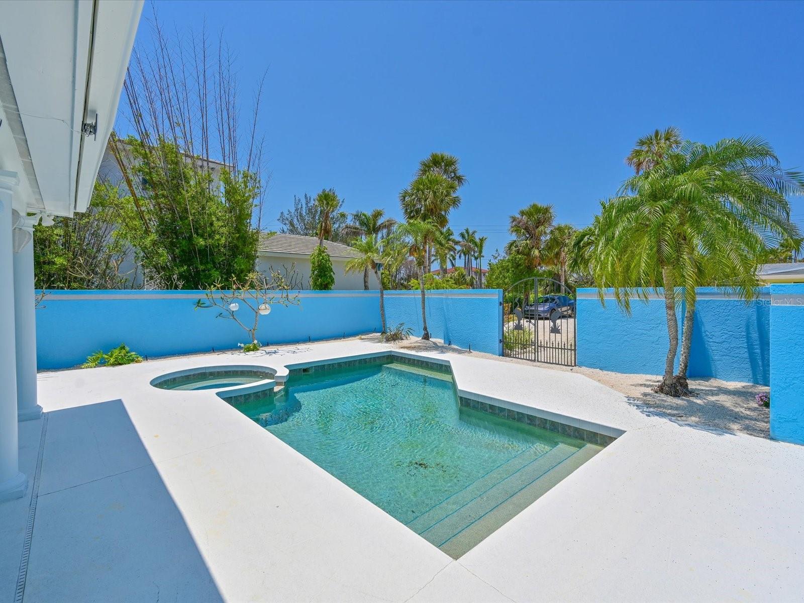 LONGBOAT KEY - Residential