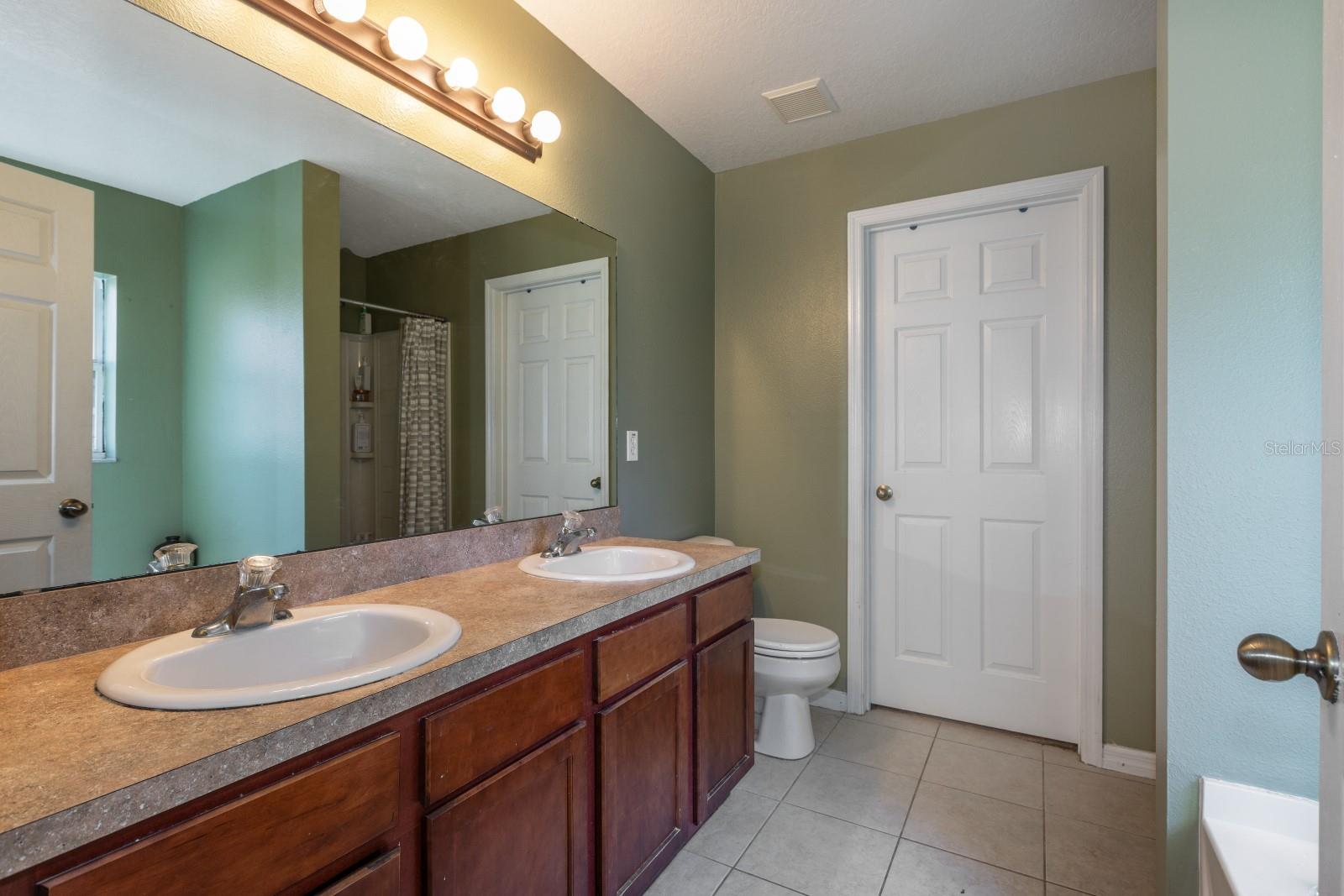 MARTINS GROVE - Residential