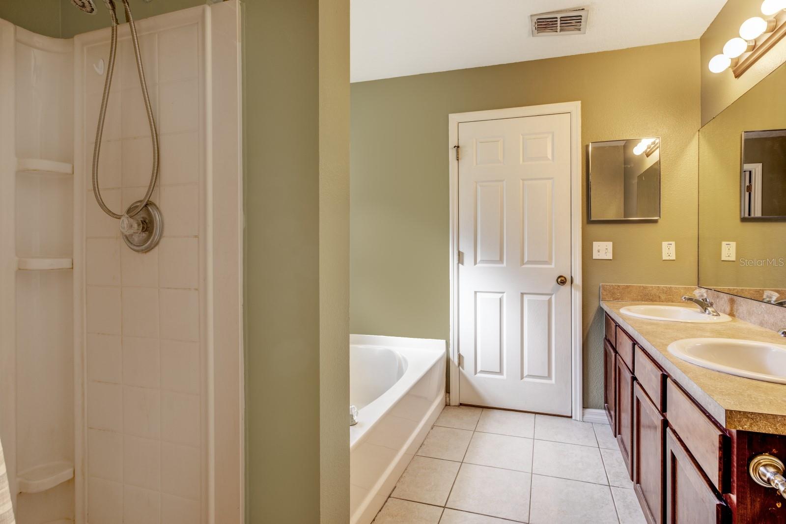 MARTINS GROVE - Residential