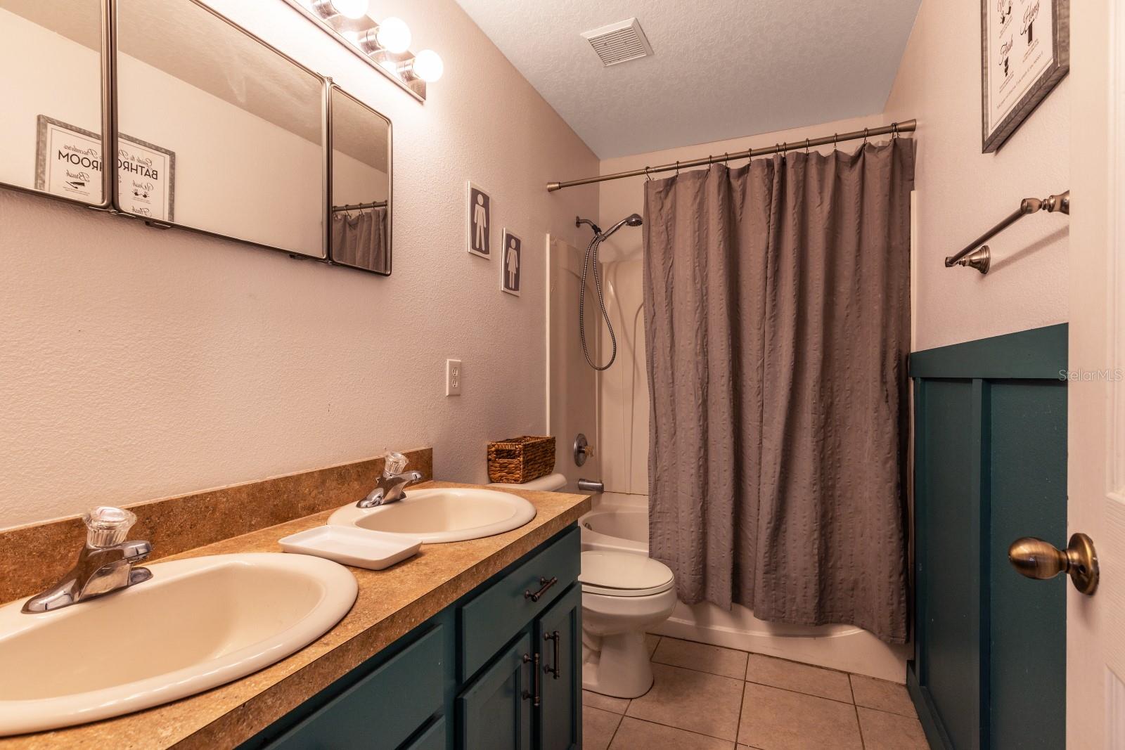 MARTINS GROVE - Residential