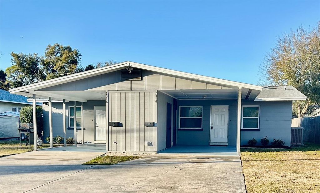 Photo of 2314 20th Avenue W, Bradenton, FL 34205 (MLS # A4681498)