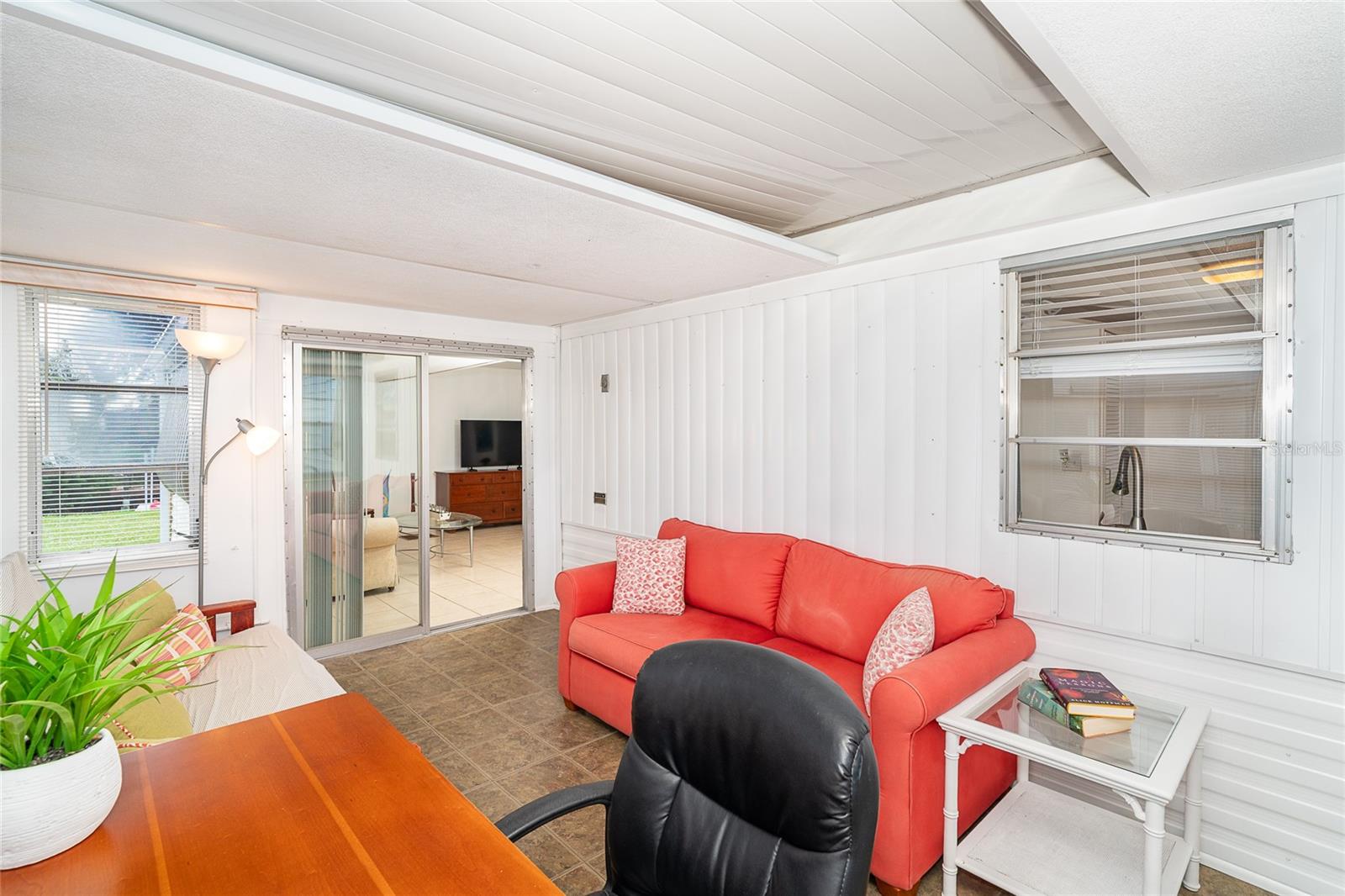 HOL MOB ESTATE 1ST ADD - Residential