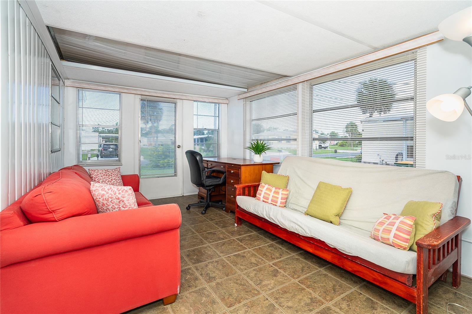 HOL MOB ESTATE 1ST ADD - Residential