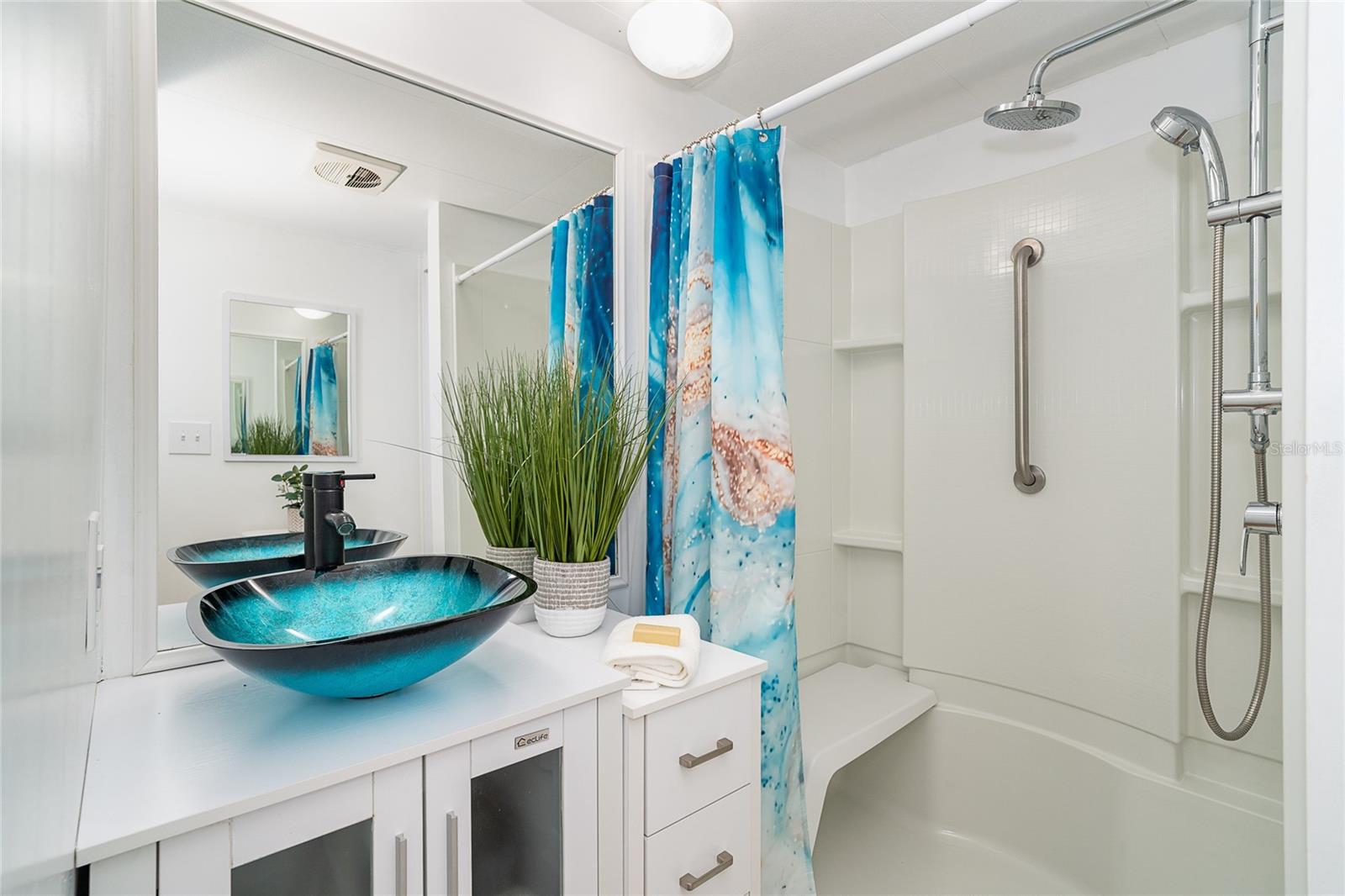 HOL MOB ESTATE 1ST ADD - Residential