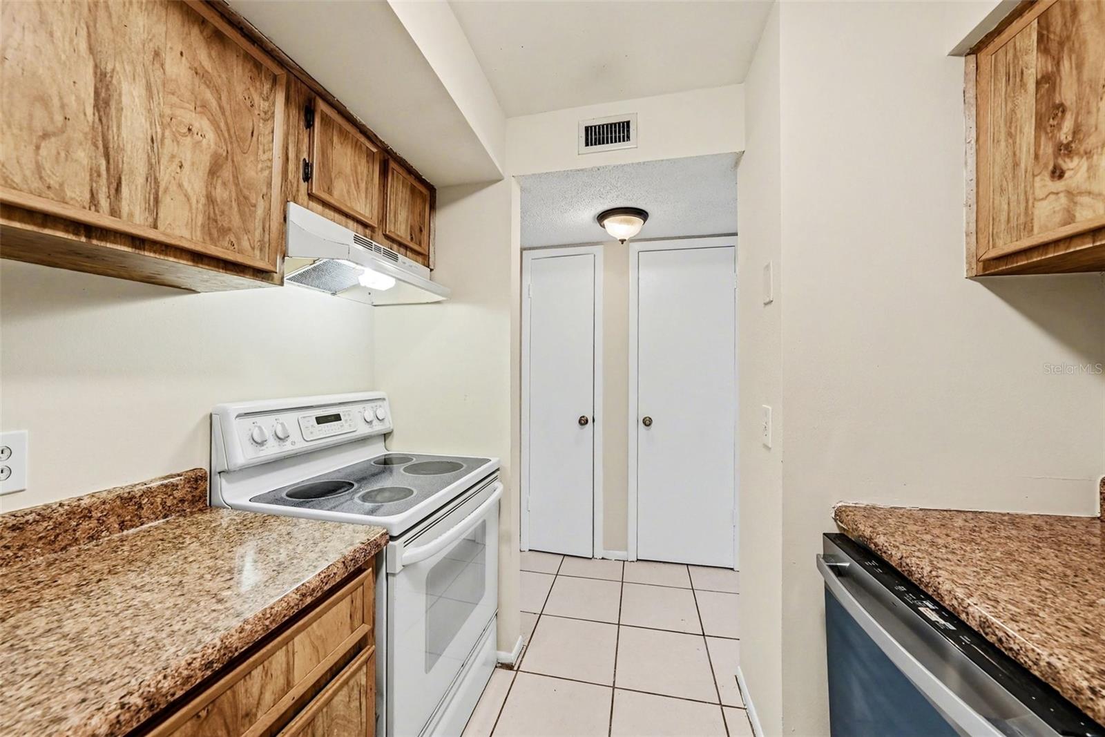 THE OAKS UNIT VI A CONDO - Residential