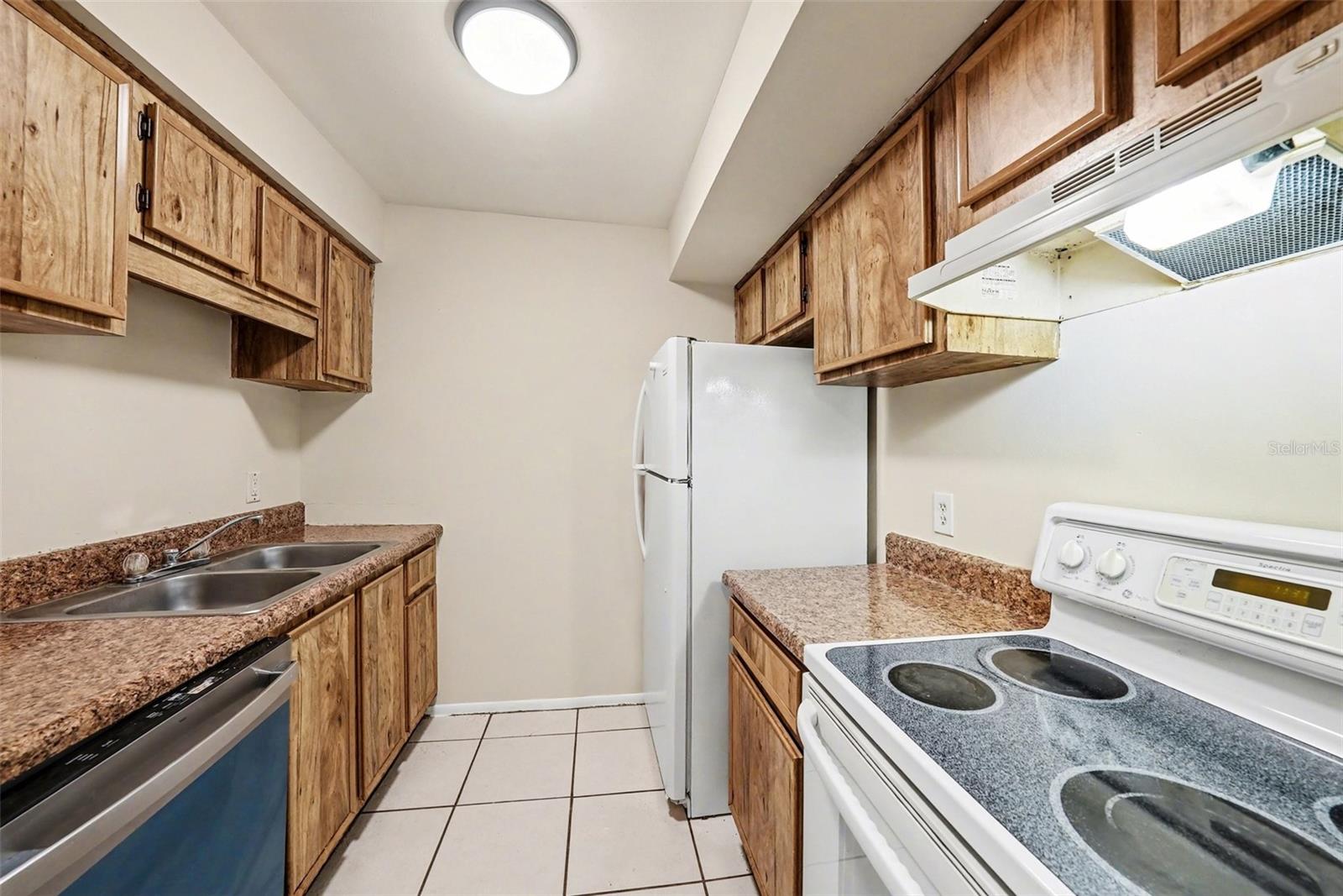 THE OAKS UNIT VI A CONDO - Residential